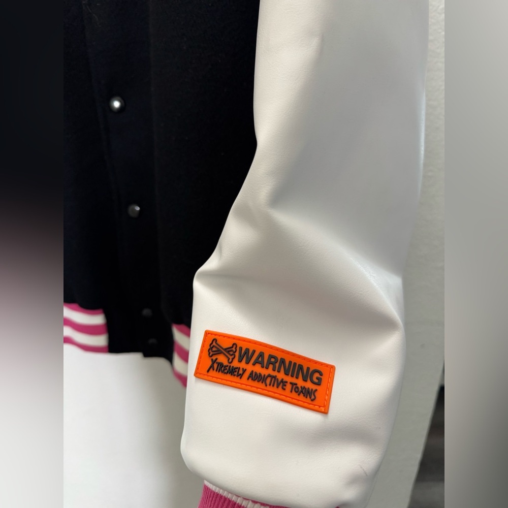 Miami Graphic Bomber Jacket - Black and White 100% wool - Picture 5 of 10